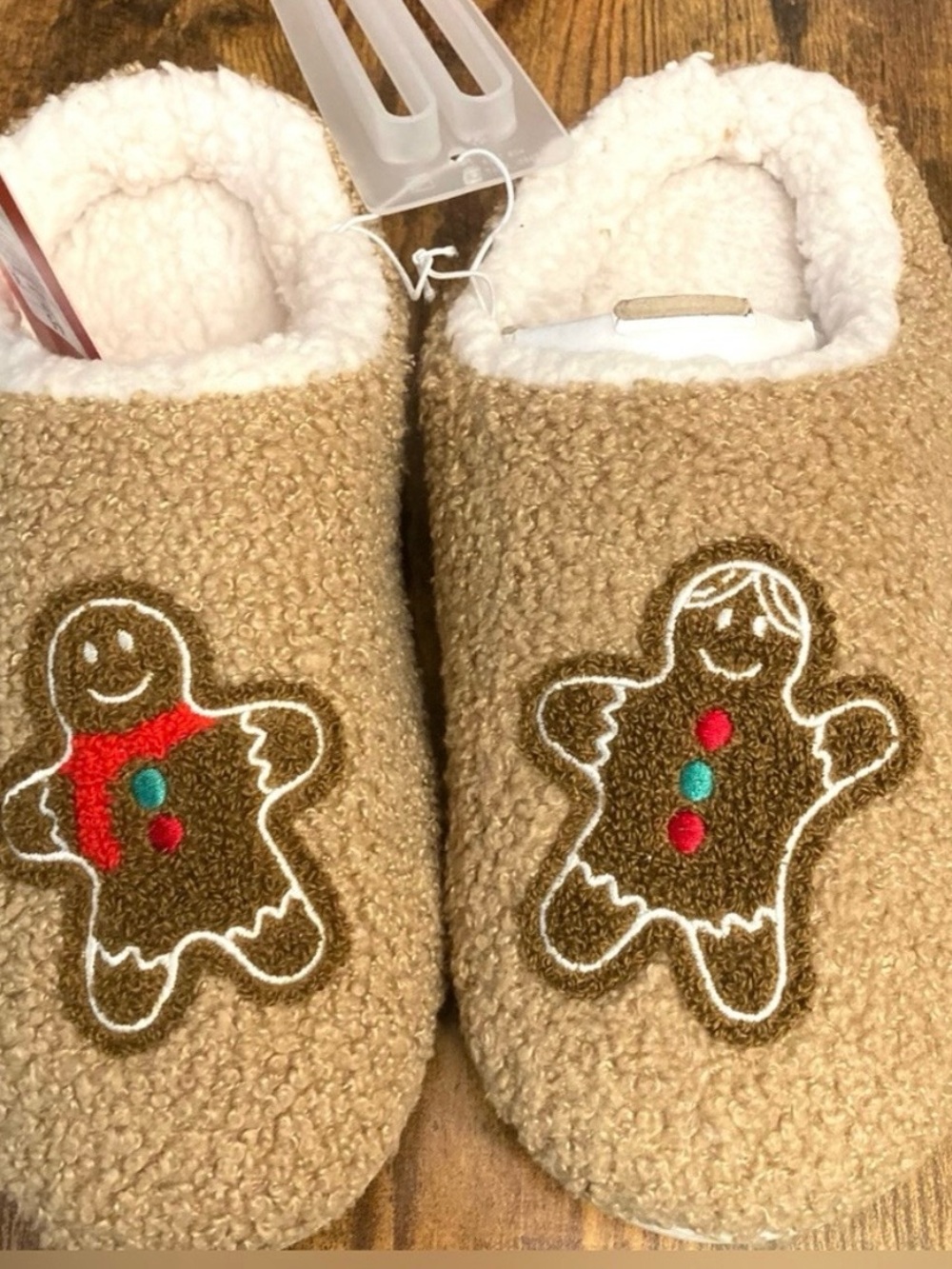 Kids' Gingerbread Scuff Slippers - Wondershop™ Camel 
Size 4-5 New